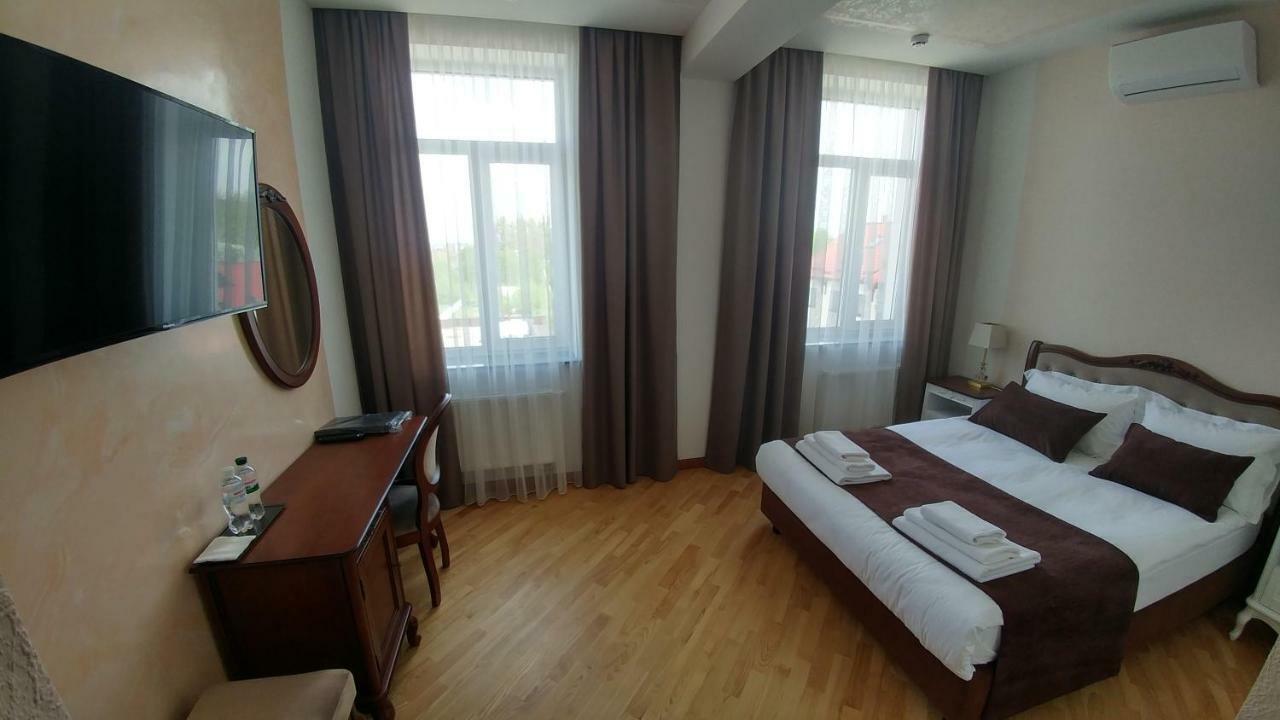 Hotel Meridian Brody Luaran gambar