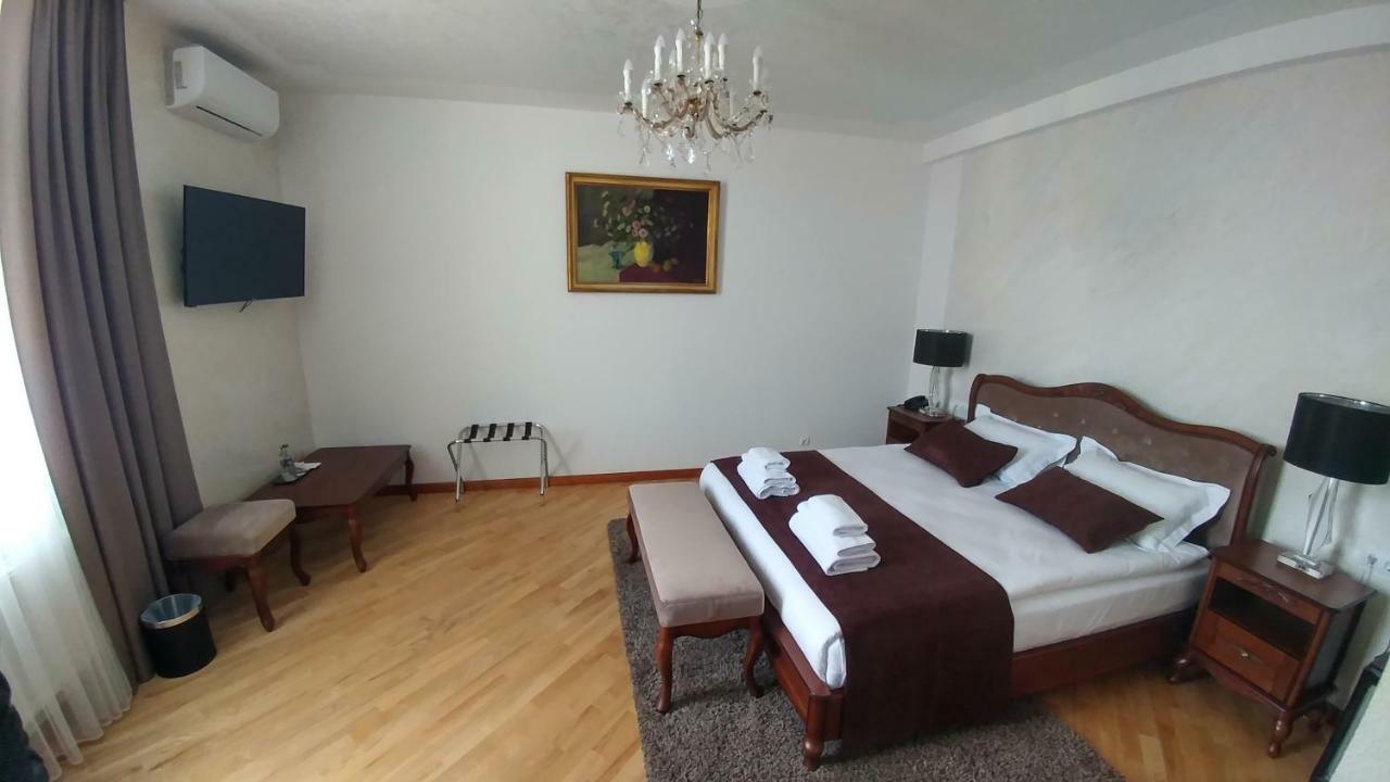 Hotel Meridian Brody Luaran gambar