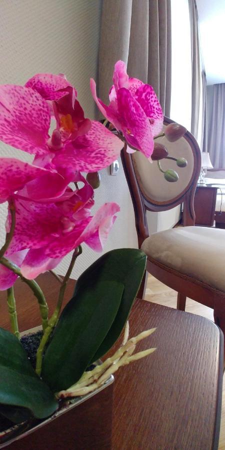 Hotel Meridian Brody Luaran gambar